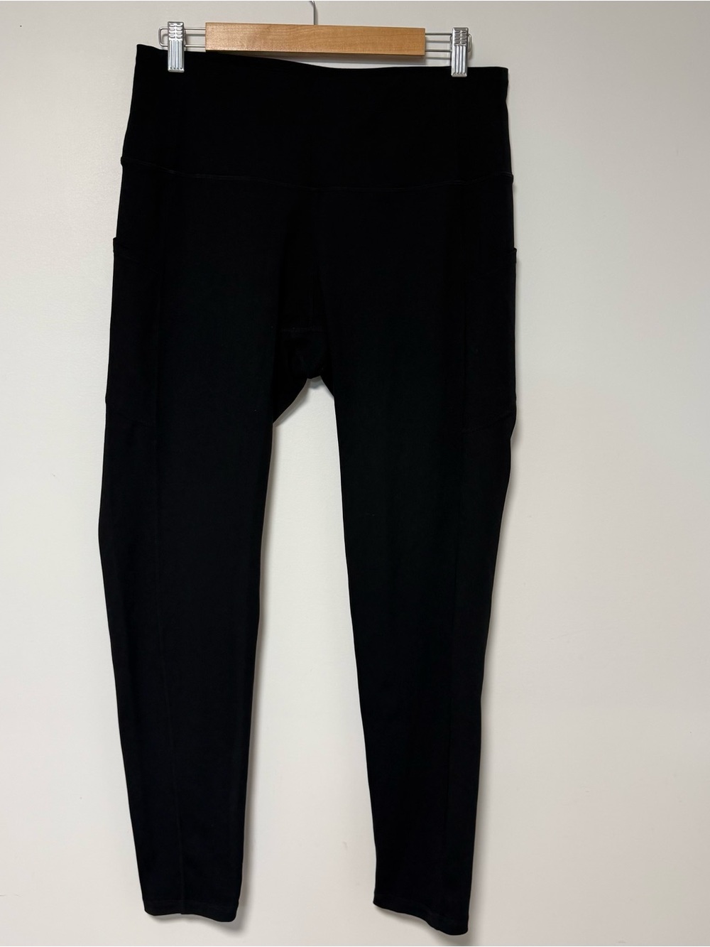 Black High-Waisted Leggings w/ Side Pockets – Women's XL